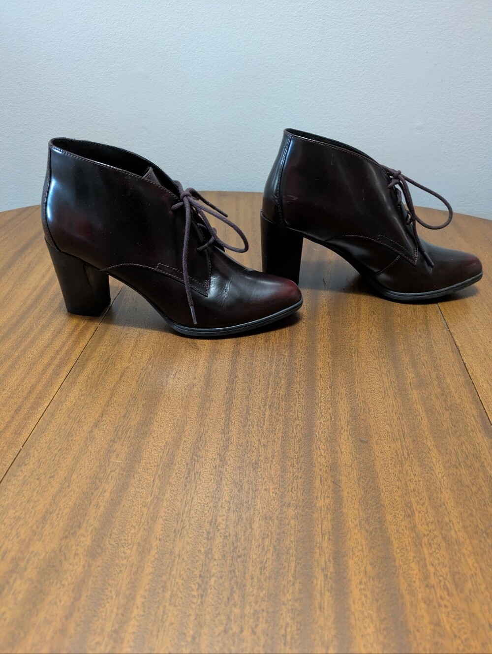 Clarks Artisan Lace Up Ankle Boot With Heel Worn Once Dark Burgundy Size 7.5.